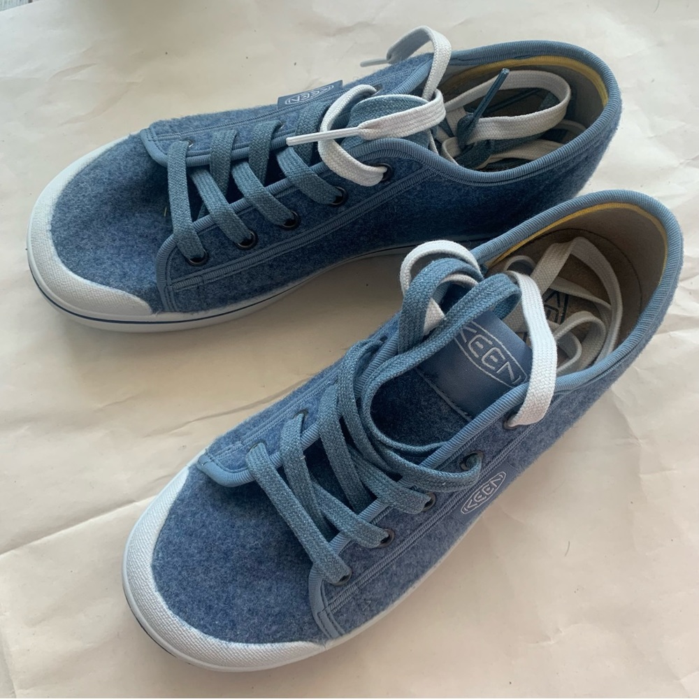 Never worn Elsa Lite Felt Sneaker